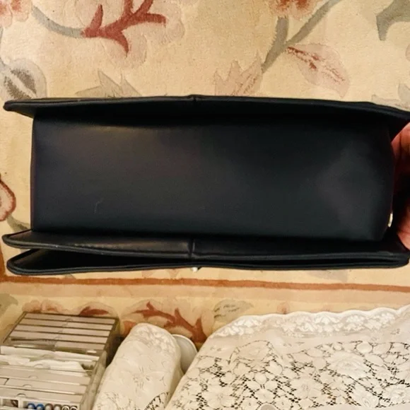 Badgley Mishka blue denim and vegan leather faux pearl messenger bag. NWT - Picture 6 of 10